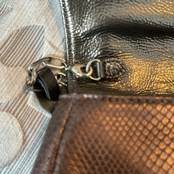 Brighton embossed shoulder bag - Picture 9 of 9